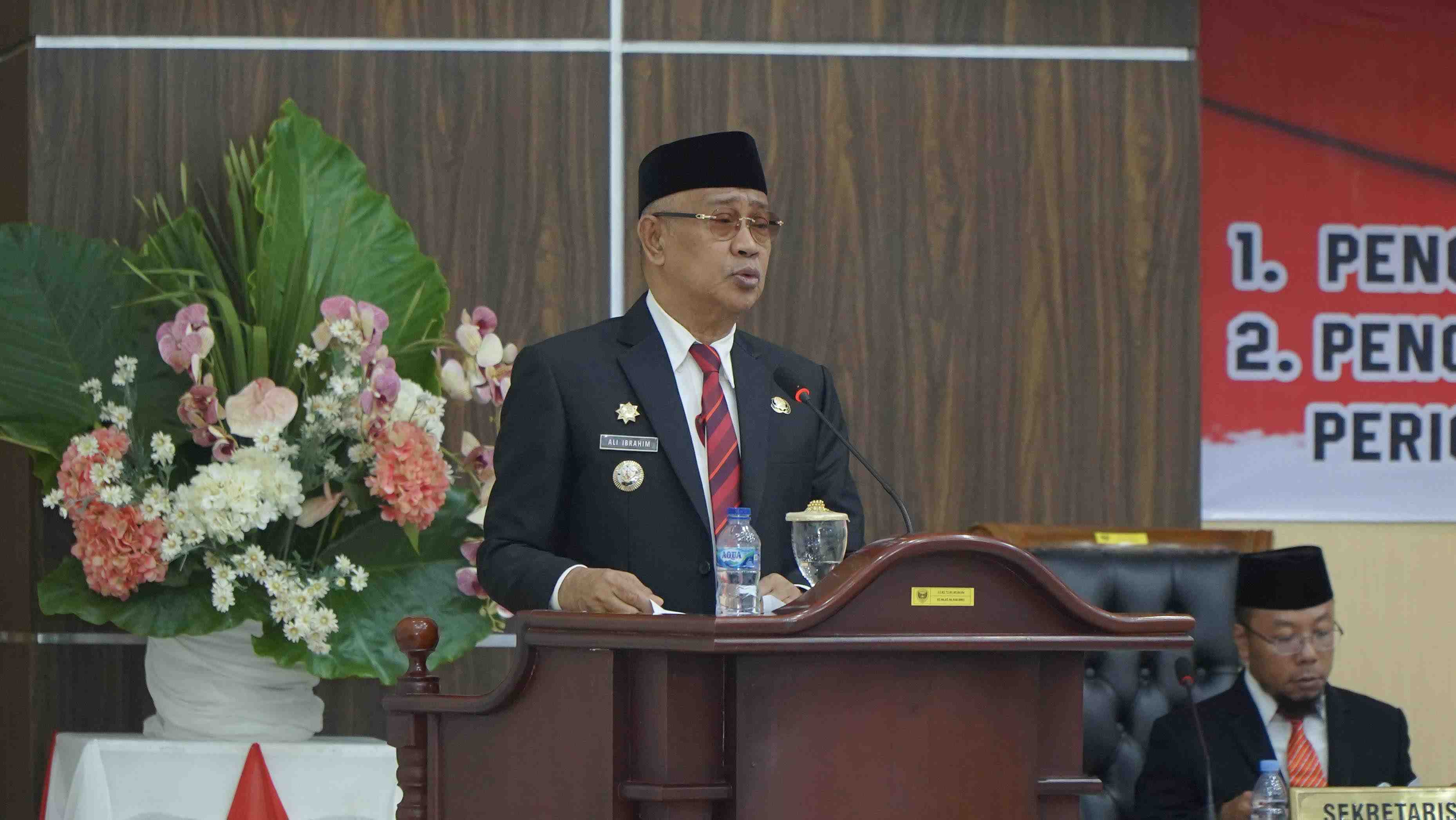RAPAT PARIPURNA KE-3 DPRD KOTA TIDORE
