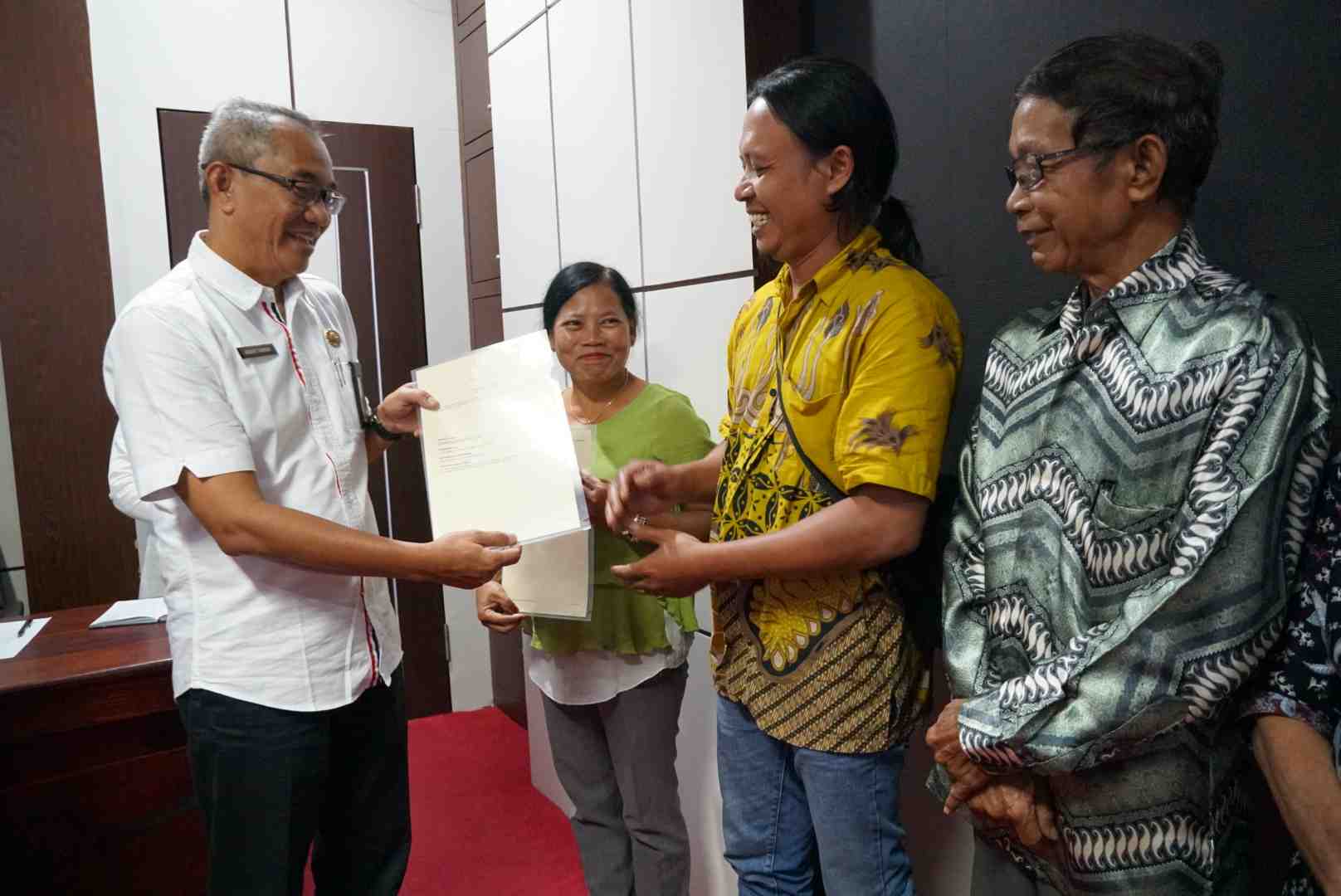 SERAHKAN SERTIFIKAT HAK ATAS TANAH