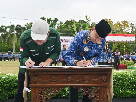 TANDATANGANI KESEPAKATAN BERSAMA