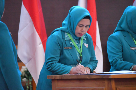 PERAN TP-PKK DALAM MENDUKUNG PROGRAM PEMERINTAH
