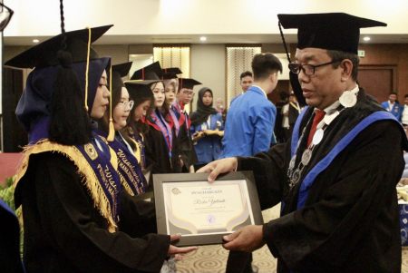 SERTIFIKAT WISUDAWAN TERBAIK
