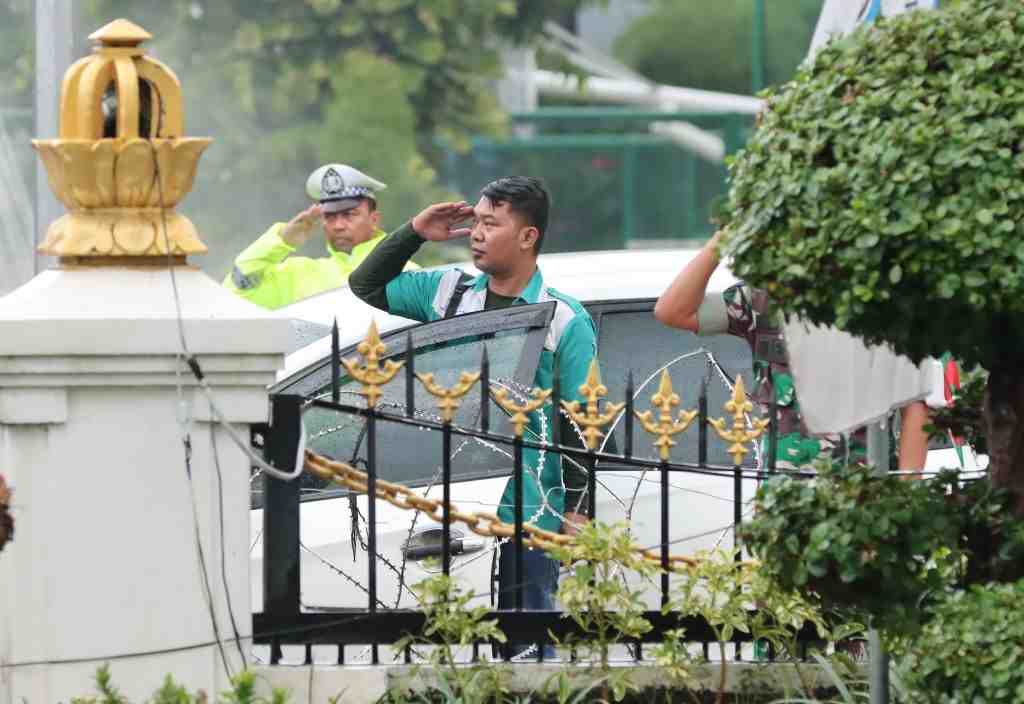 HORMAT  BENDERA