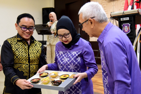HIASAN MAKANAN KHAS GORONTALO