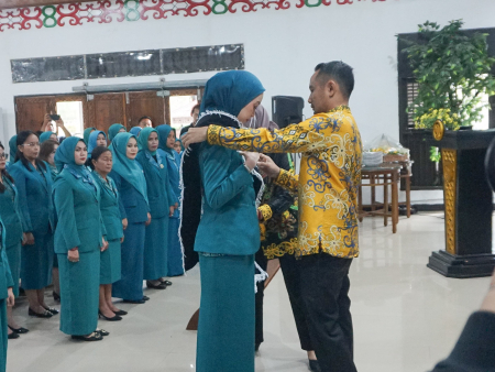 PENGUKUHAN KETUA PEMBINA POSYANDU PALANGKA RAYA