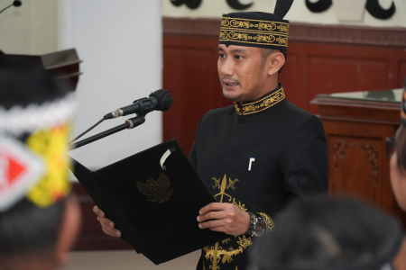 SUMPAH JANJI DAMANG KEPALA ADAT 