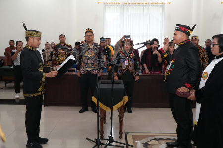 PELANTIKAN DAMANG KEPALA ADAT PAHANDUT 