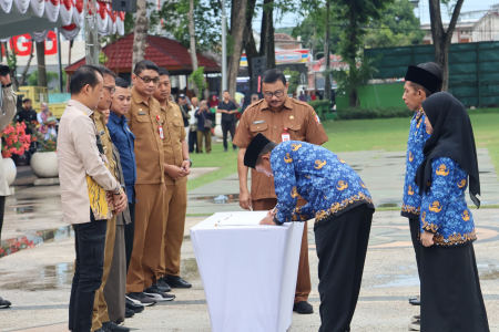 PENANDATANGANAN SURAT KEPUTUSAN PPPK