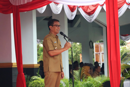 TEKANKAN KOMITMEN PELAYANAN PUBLIK