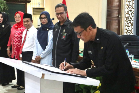 PENANDATANGANAN KOMITMEN PERLINDUNGAN ANAK