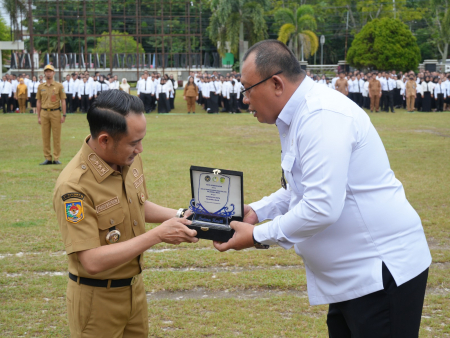 SERAHKAN CENDERA MATA