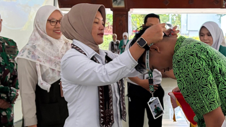 SEMATKAN TANDA PESERTA KKN