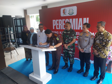 PENANDATANGANAN PRASASTI PERESMIAN