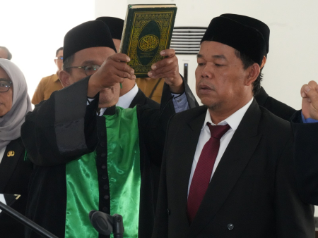 PELANTIKAN PEJABAT ADMINISTRATOR DAN PENGAWAS