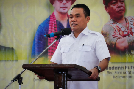 PERAN STRATEGIS SASTRA DAN BUDAYA