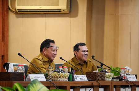 RAPAT EVALUASI KELANGKAAN SEMEN ACEH