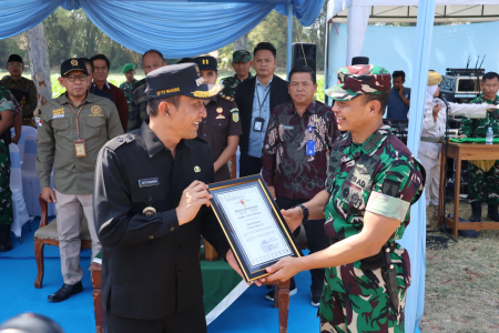 BUPATI BOJONEGORO TERIMA PENGHARGAAN