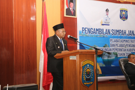PELANTIKAN KEPALA DISTRIK DAN LURAH