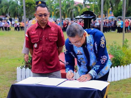 PENYERAHAN HIBAH KENDARAAN OPERASIONAL