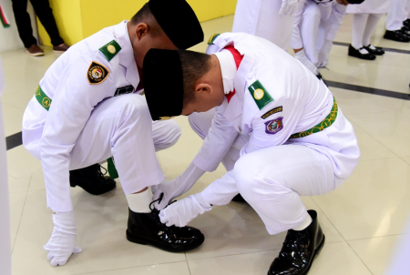 IKAT TALI SEPATU