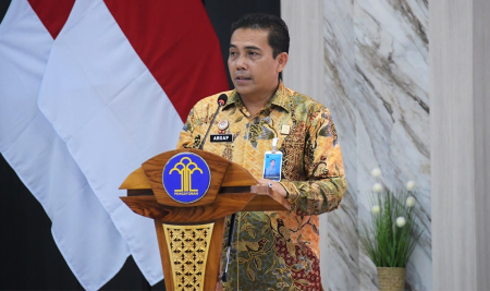 TINGKATKAN PELAYANAN HUKUM