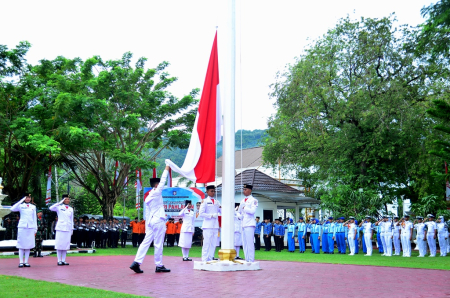 KIBARKAN BENDERA MERAH PUTIH