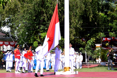 KIBARKAN MERAH PUTIH