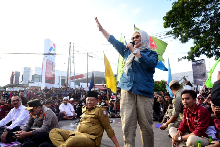 KOMITMEN UNTUK RAKYAT
