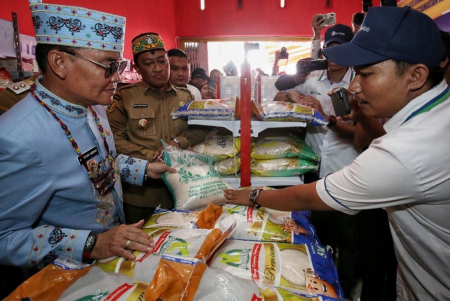 TINJAU BERAS DI KOPERASI MERAH PUTIH