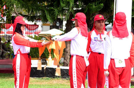 LATIHAN PENURUNAN BENDERA