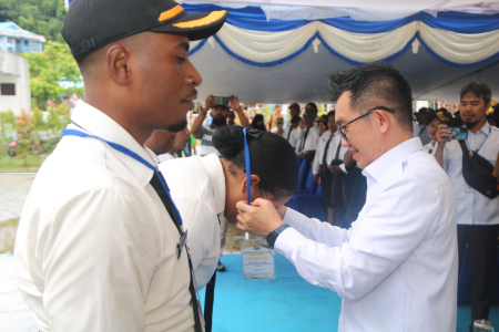 PENYEMATAN TANDA PESERTA LATSAR CPNS 