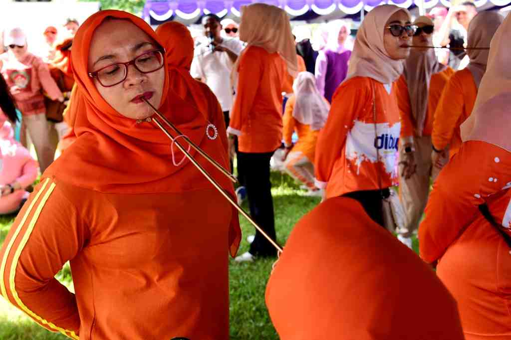 LOMBA KARET GELANG