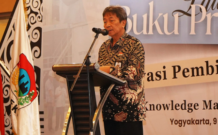 ATASI TANTANGAN PEMBANGUNAN YANG KOMPLEKS