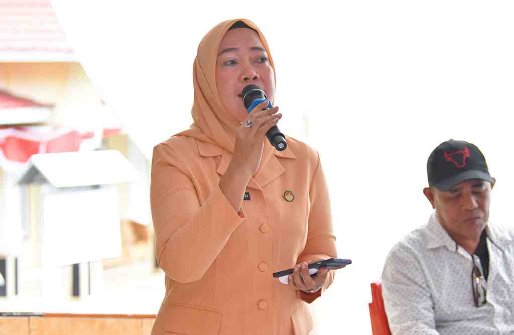 MENYANYIKAN LAGU DAERAH 