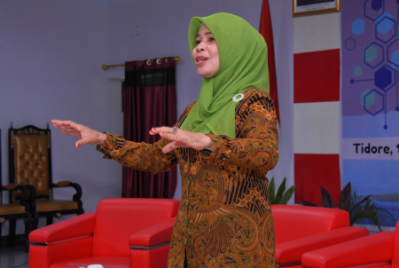 NYANYIKAN LAGU INDONSIA RAYA 