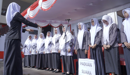 PADUAN SUARA HUT PGRI KE 80