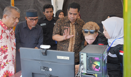 TINJAU STAN PAMERAN IT-EXPO DIGITAL