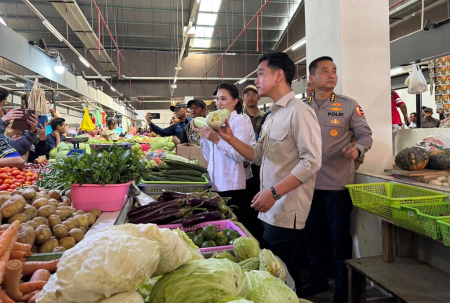 DORONG PERTUMBUHAN EKONOMI RAKYAT