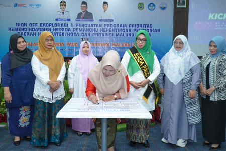 WUJUDKAN INDONESIA EMAS 2045