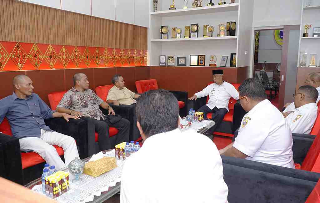 PERTEMUAN BERSAMA REKTOR UNKHAIR 