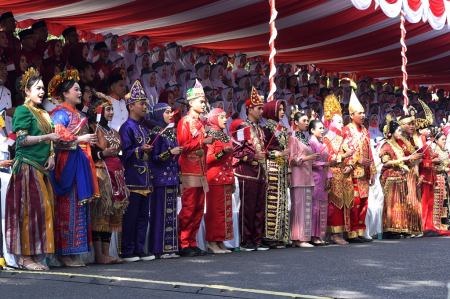 PAKAIAN ADAT NUSANTARA