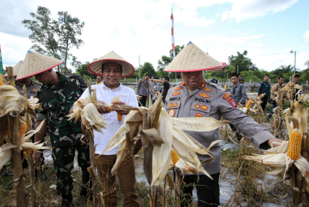 PANEN RAYA JAGUNG POLRI
