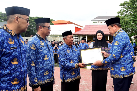 PENGHARGAAN PEJABAT ADMINISTRATOR