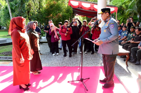 PENGUKUHAN BUNDA LINMAS GORONTALO