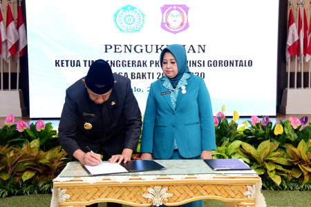 PENGUKUHAN KETUA TP PKK GORONTALO