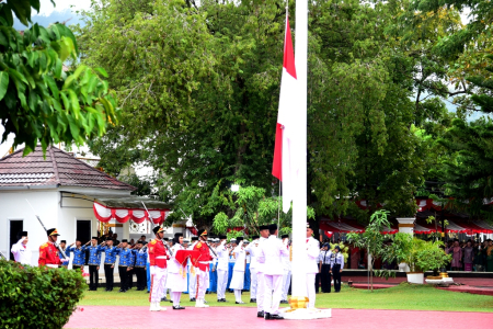 PENURUNAN BENDERA KEBANGSAAN