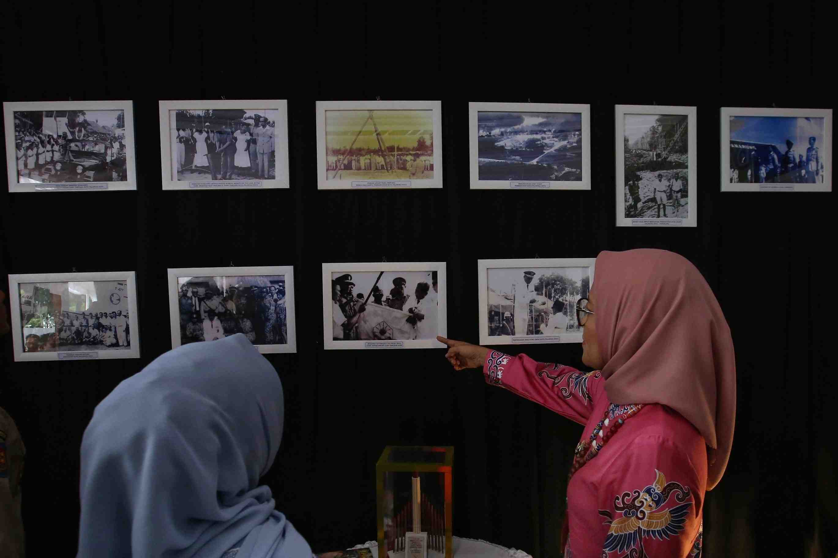 LIHAT FOTO BERSEJARAH
