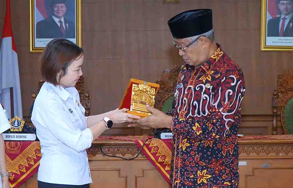 PENYERAHAN CENDRAMATA