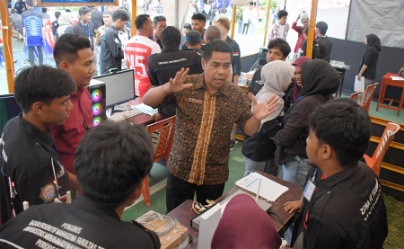 PEDULI AKAN KECANGGIHAN TEKNOLOGI