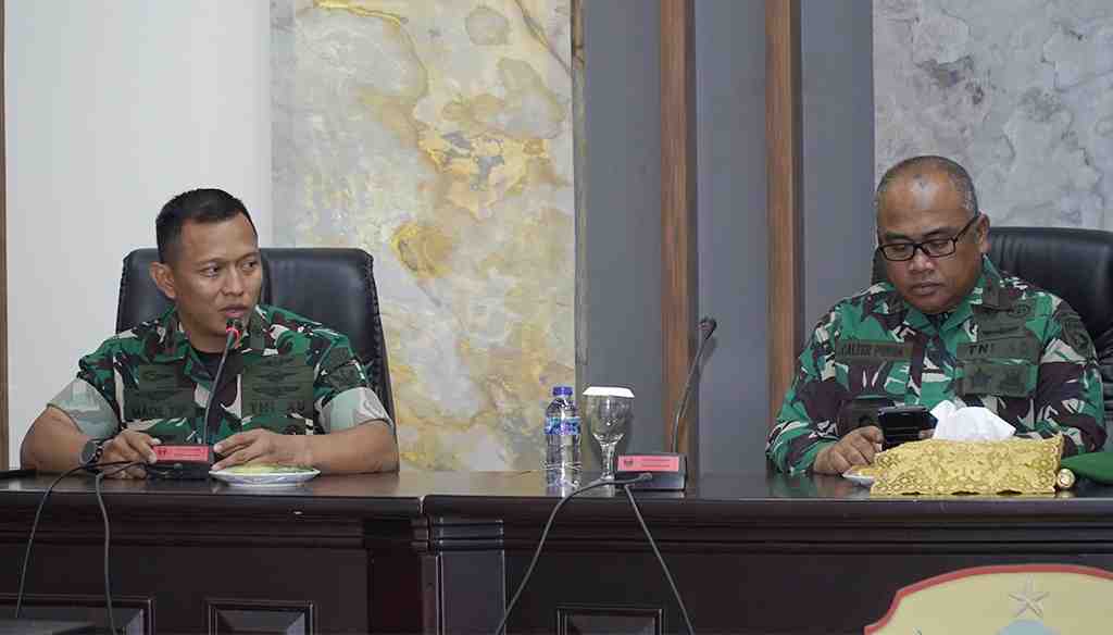 BANGUN SOLIDARITAS TNI, POLRI DAN MASYARAKAT