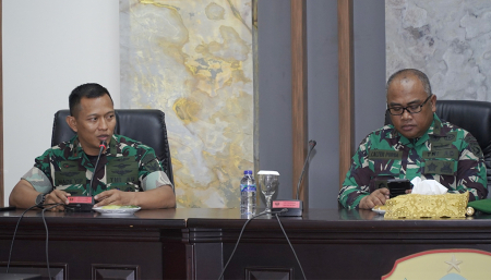 BANGUN SOLIDARITAS TNI, POLRI DAN MASYARAKAT